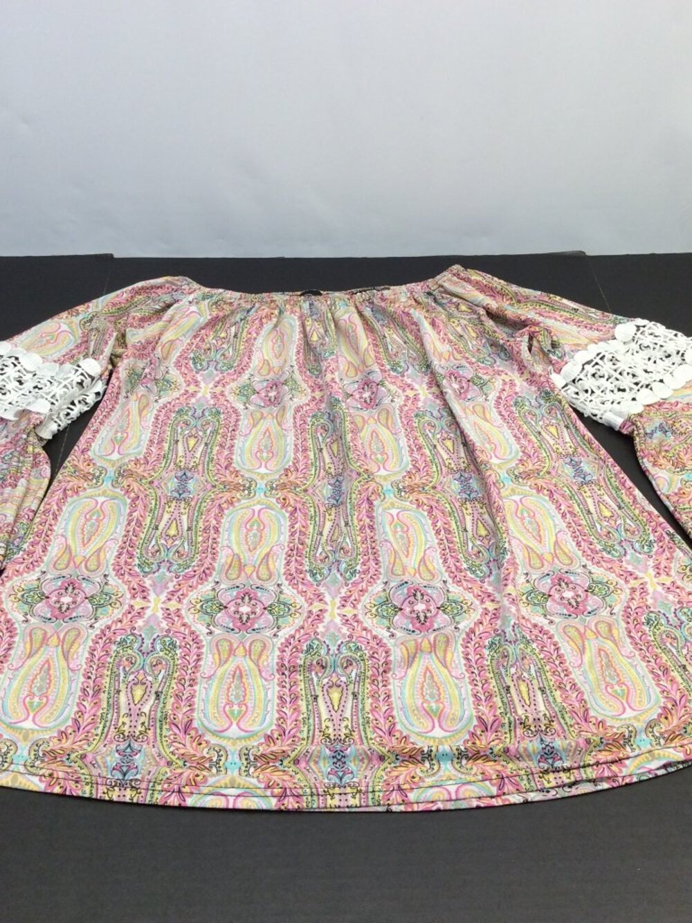 WinWin Tunic Top Womens L-XL Lace Geometric Off-Shoulder Boho Blouse Pinwheel